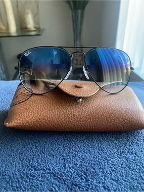 Ray-Ban Aviators RB3025 Black Frame with Blue Gradient Lenses